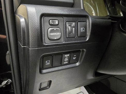 Used 2024 Toyota 4Runner Limited AWD/4WD image 18