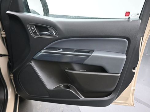 Used 2022 Chevrolet Colorado Z71 AWD/4WD image 40