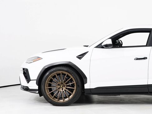Used 2023 Lamborghini Urus Performante AWD/4WD image 11