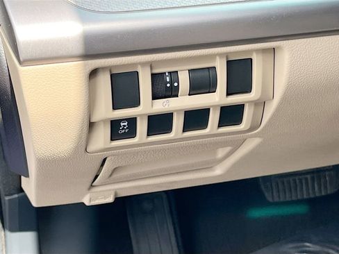 Used 2016 Subaru Outback 2.5i Premium image 10