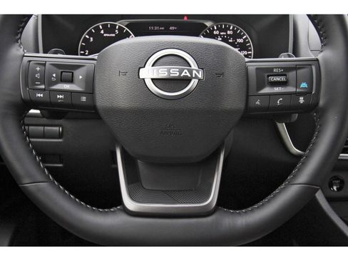 Certified 2025 Nissan Rogue SV image 17