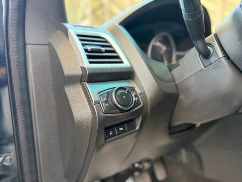 Used 2015 Ford Explorer XLT w/ Equipment Group 202A image 14