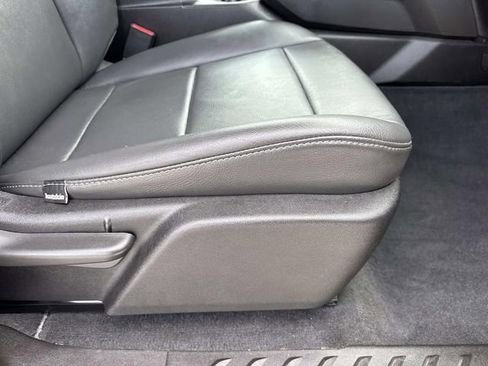 Used 2024 Chevrolet Colorado LT AWD/4WD image 11