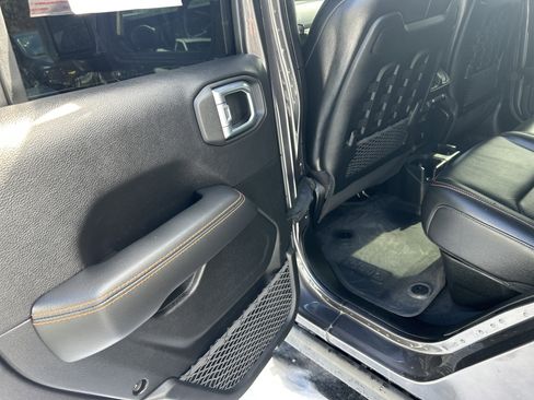 Used 2022 Jeep Gladiator Mojave w/ Cold Weather Group AWD/4WD image 10