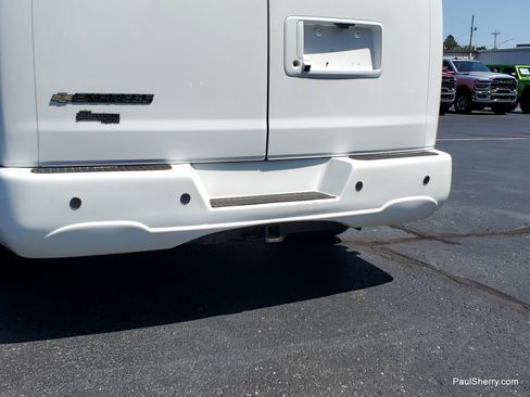 Used 2023 Chevrolet Express 2500 RWD image 5