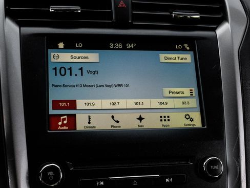 Used 2018 Ford Fusion SE w/ Fusion SE Technology Package FWD image 37