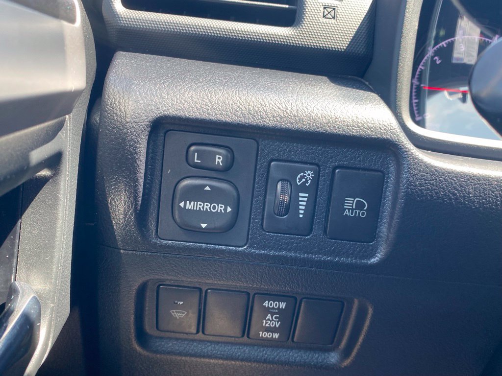 Used 2021 Toyota 4Runner SR5 AWD/4WD image 23