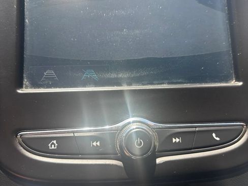 Used 2018 Chevrolet Equinox LS FWD image 13