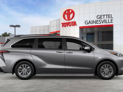 New 2026 Toyota Sienna XLE FWD image 62
