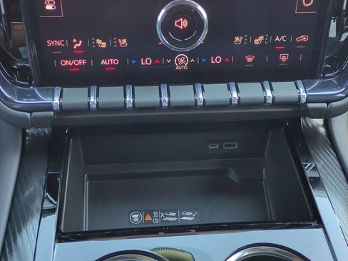 New 2026 GMC Yukon XL AT4 w/ AT4 Premium Plus Package AWD/4WD image 18