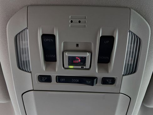 Used 2022 Toyota Highlander Limited image 21