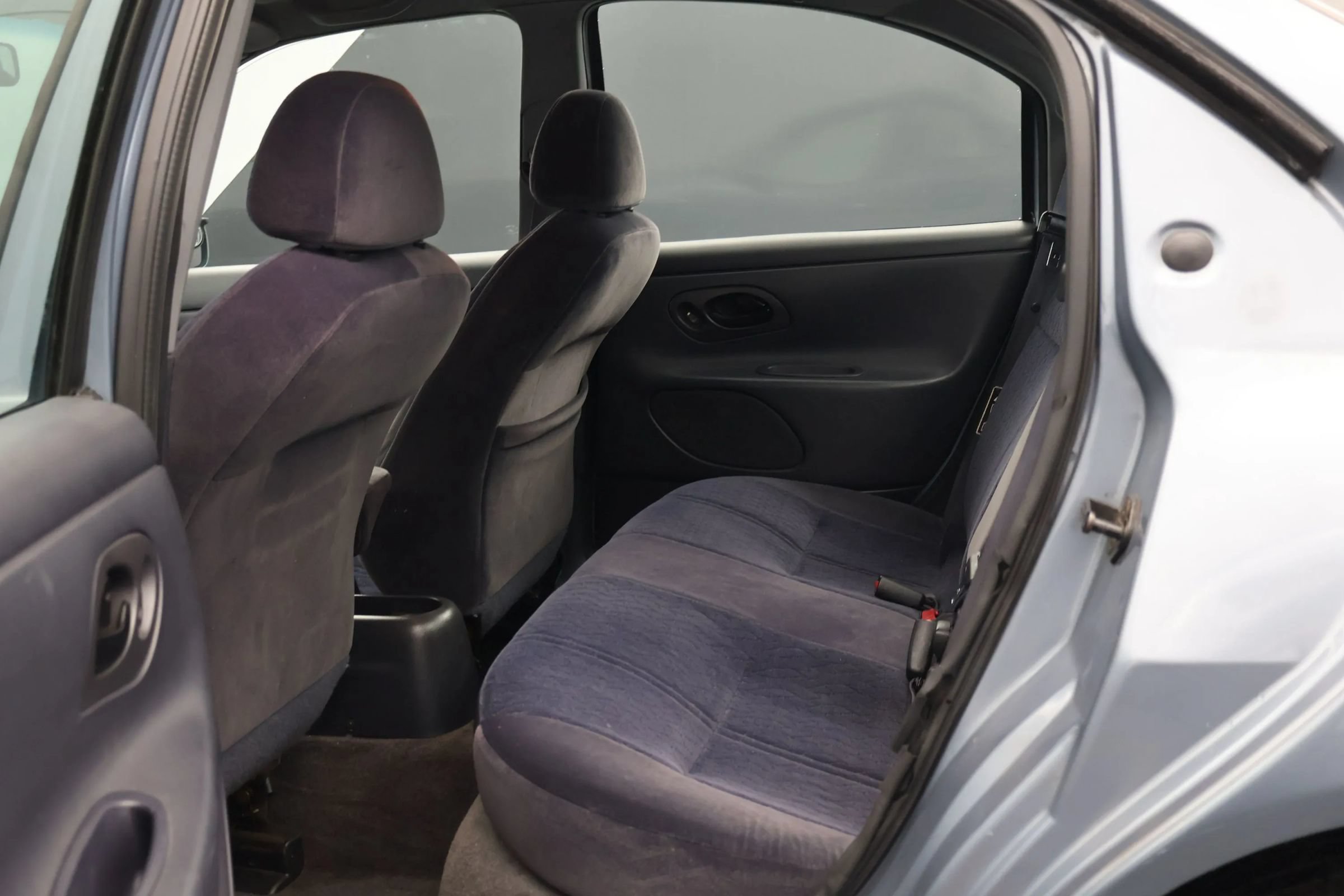 Used 2000 Ford Contour SE FWD image 15