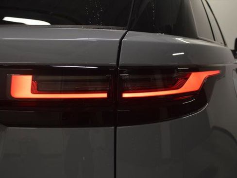 New 2026 Land Rover Range Rover Velar Dynamic SE AWD/4WD image 10
