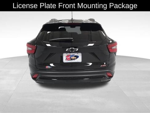 Certified 2025 Chevrolet Trax RS w/ Driver Confidence Package image 5