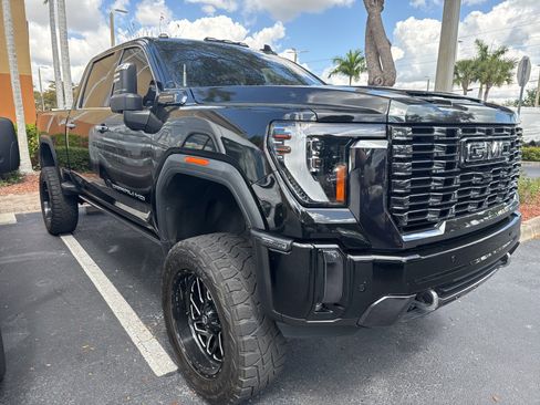 Used 2024 GMC Sierra 2500 Denali Ultimate image 3