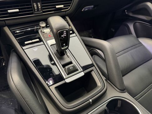 Certified 2023 Porsche Cayenne S image 19