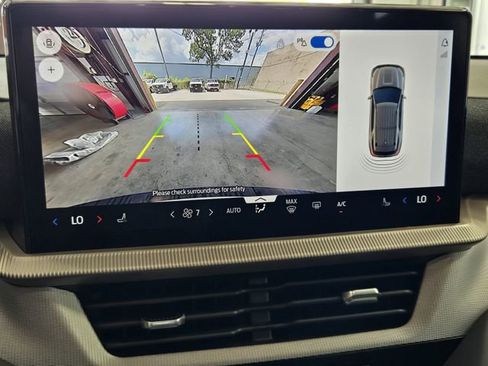 New 2026 Ford Explorer Active RWD image 14