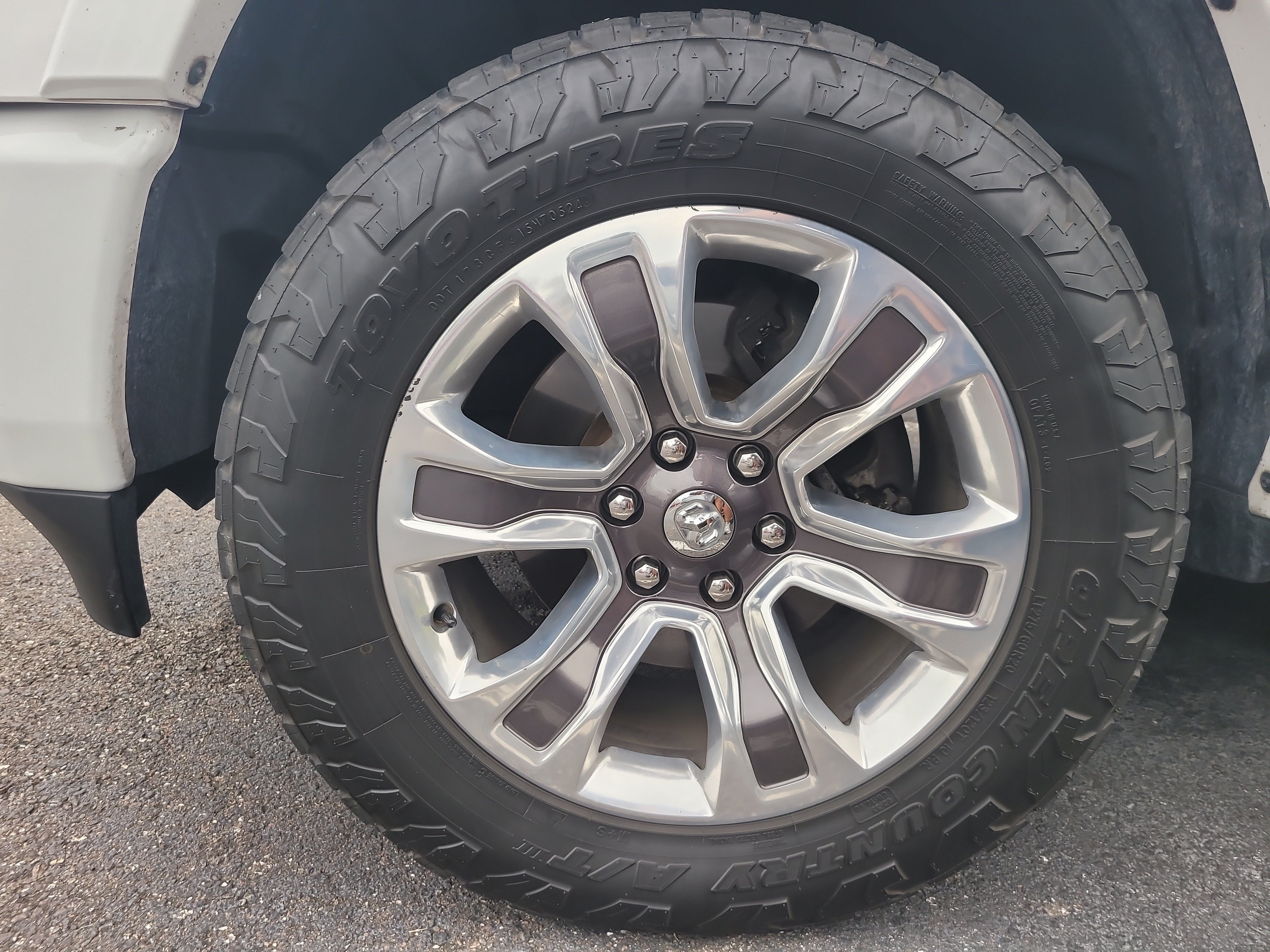 Used 2022 RAM 1500 Limited w/ Body Color Bumper Group AWD/4WD image 8