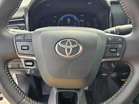 Used 2026 Toyota Camry SE FWD image 22