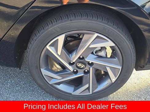 Used 2025 Hyundai Elantra Sport FWD image 14
