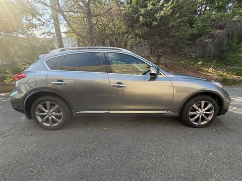 Used 2017 INFINITI QX50 AWD w/ Premium Plus Package image 8