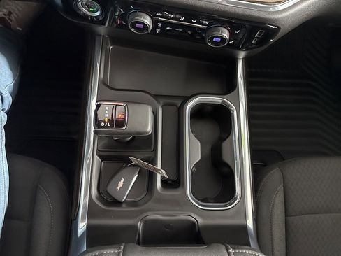 Used 2023 Chevrolet Silverado 1500 LT image 18