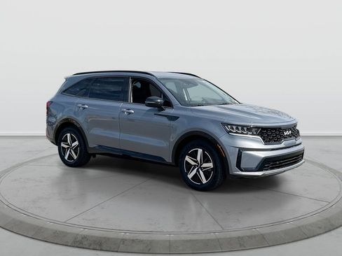 Used 2023 Kia Sorento S FWD image 2