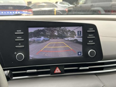 Used 2023 Hyundai Elantra SE FWD image 25