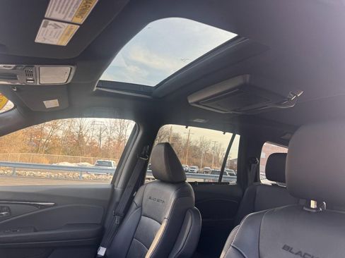 Certified 2022 Honda Pilot Black Edition image 25