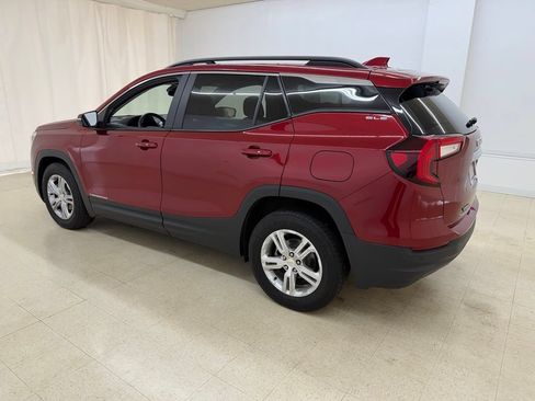 Used 2022 GMC Terrain SLE w/ Driver Convenience Package FWD image 3