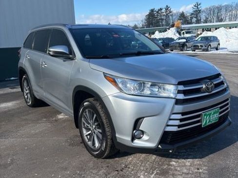 Used 2017 Toyota Highlander XLE image 9