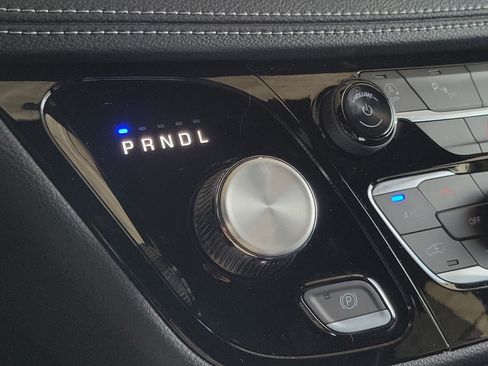 New 2026 Chrysler Pacifica Select FWD image 30