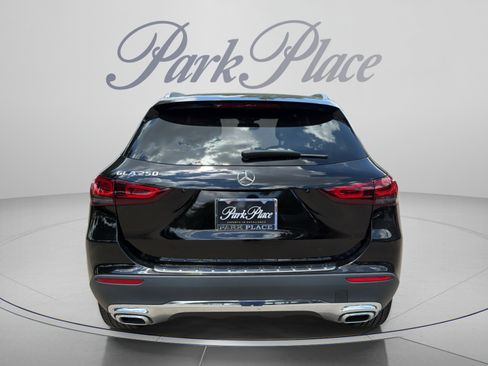 Used 2023 Mercedes-Benz GLA 250 w/ Premium Package image 4