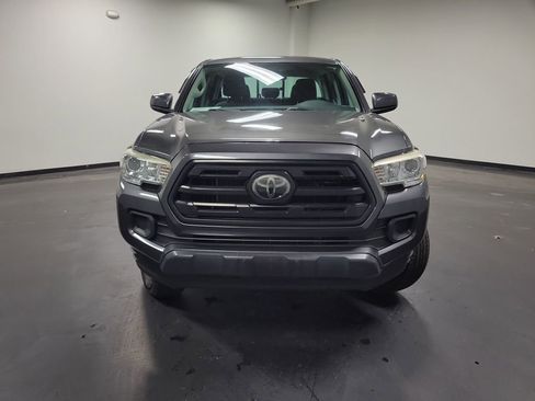 Used 2018 Toyota Tacoma SR image 2