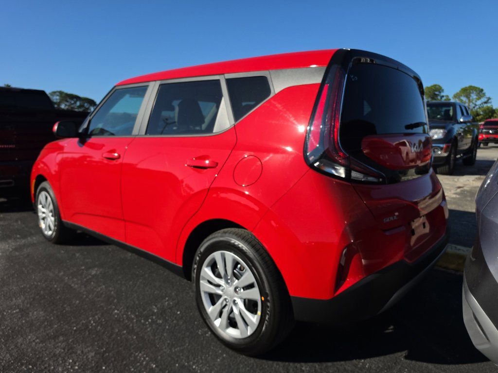 Certified 2023 Kia Soul S FWD image 17