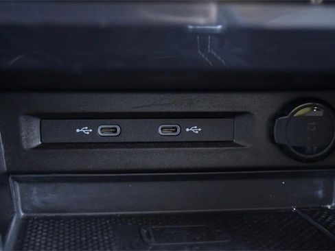 Certified 2022 Volkswagen Tiguan SE image 14