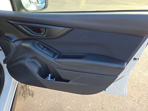 Used 2022 Subaru Crosstrek 2.0i image 5