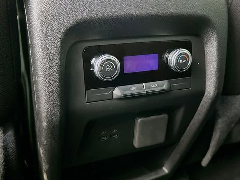 Used 2025 GMC Acadia Elevation image 13