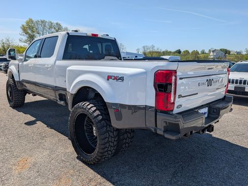 Used 2026 Ford F450 King Ranch w/ FX4 Off-Road Package image 3