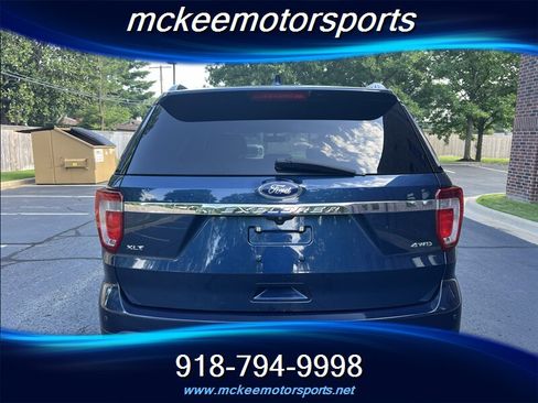 Used 2017 Ford Explorer XLT w/ Equipment Group 202A AWD/4WD image 3