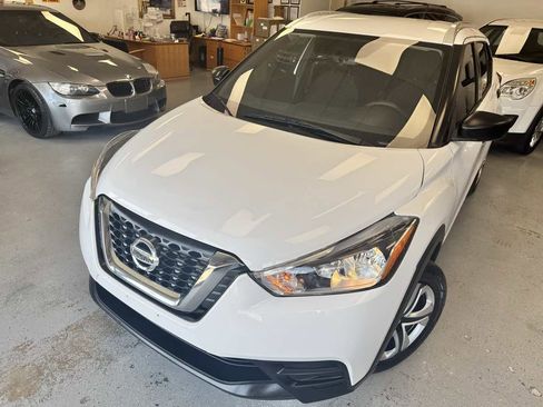 Used 2019 Nissan Kicks S w/ Interior Electronics Package image 8