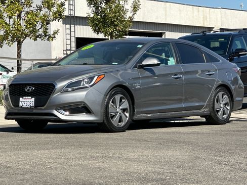 Used 2017 Hyundai Sonata Limited image 8