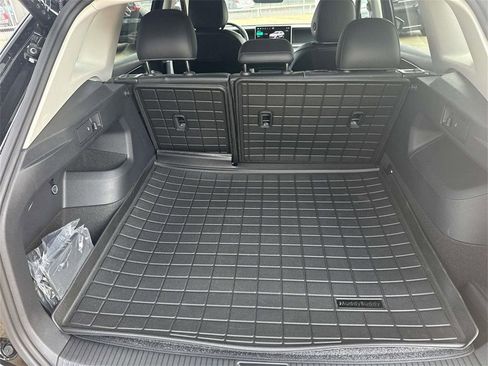 New 2026 Volkswagen Tiguan SE FWD image 25
