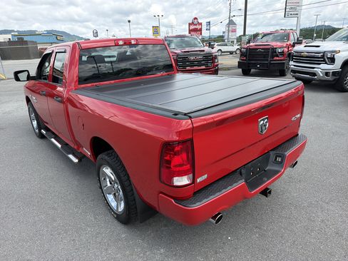 Used 2017 RAM 1500 Express w/ Express Value Package AWD/4WD image 9