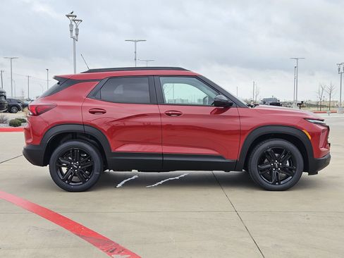 New 2026 Chevrolet TrailBlazer LT w/ Midnight Edition FWD image 7