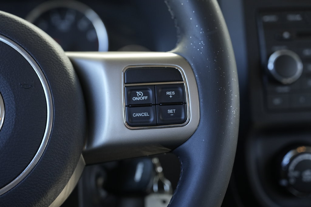 Used 2012 Jeep Patriot Limited AWD/4WD image 45