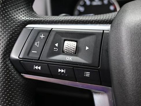 Used 2025 Mitsubishi Outlander AWD image 24