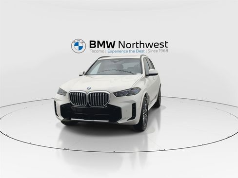 Used 2025 BMW X5 xDrive50e w/ M Sport Package AWD/4WD image 8