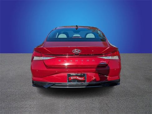 Used 2023 Hyundai Elantra Limited image 4