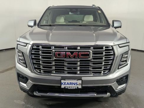 Used 2025 GMC Yukon Denali w/ Sun & Power Step Package image 3